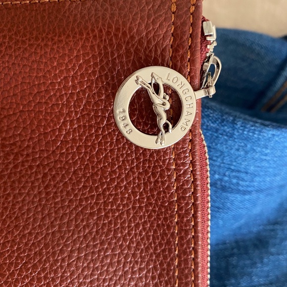 LONGCHAMP ZIP CROSSBODY - *Like NEW* - Picture 4 of 7